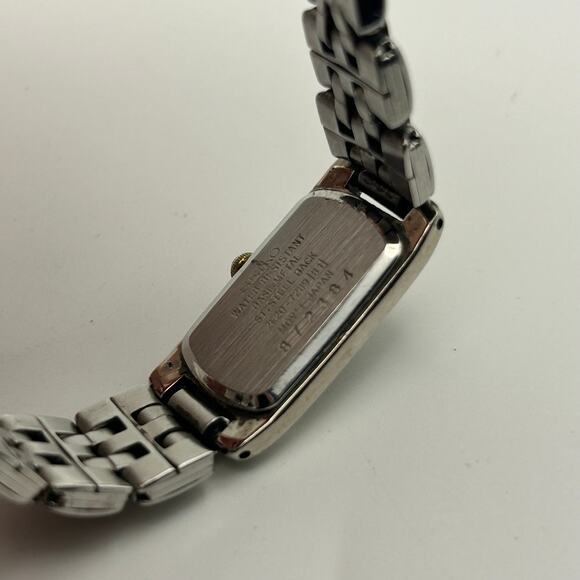 Vintage Seiko Ladies Tank Watch Two-tone Black Dial Working New Battery main image 2